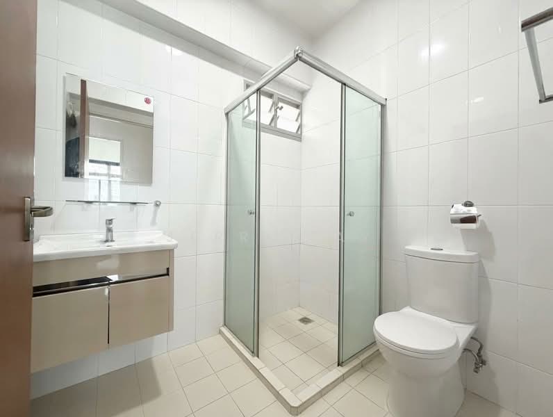 104B Canberra Street, 104B Canberra Street, 3 Bedrooms, 1,001 sqft, HDB Flat For Sale, by Jerry Tay, 500125533 - Bathroom - PropertyGuru.com.sg