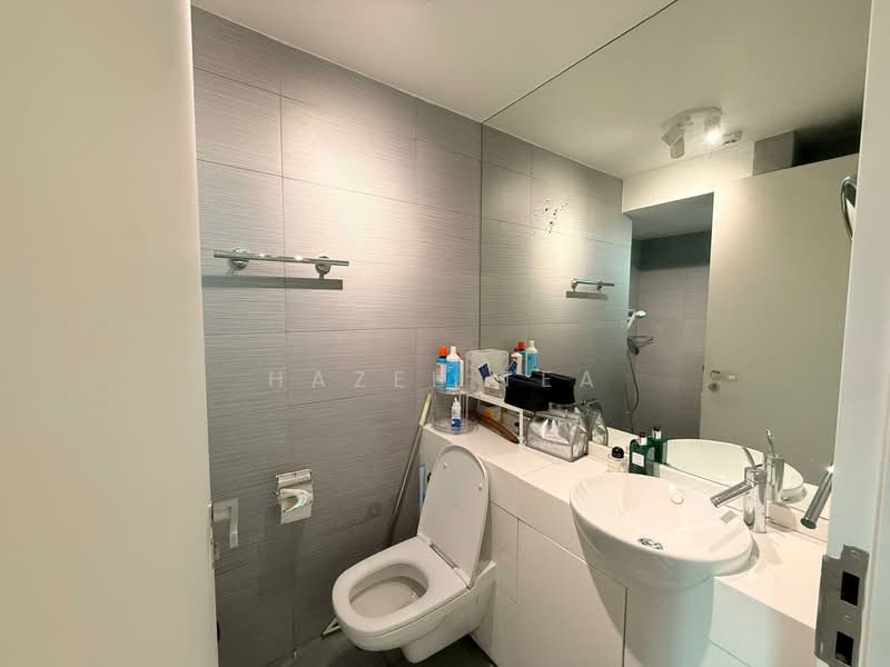 Regency Suites, 36 Kim Tian Road, 2 Bedrooms, 1,055 sqft, Apartment For Rent, by Hazel Tea, 500125536 - Bathroom - PropertyGuru.com.sg