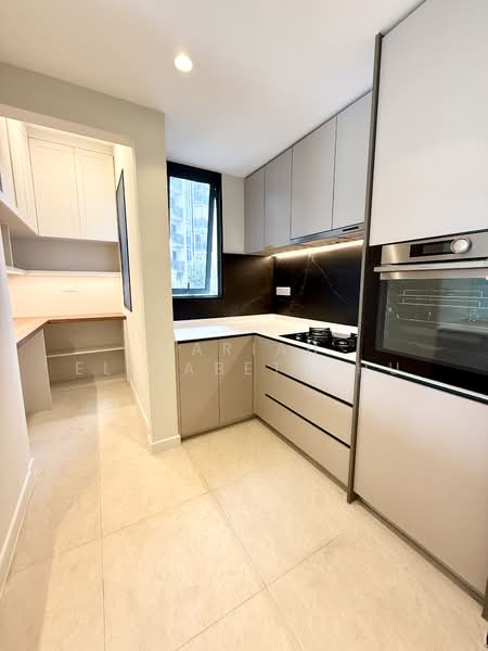 Sengkang Grand Residences, 78 Compassvale Bow, 3 Bedrooms, 1,033 sqft, Condominium For Sale, by Mariah Elizabeth Hu, 500125539 - Kitchen - PropertyGuru.com.sg