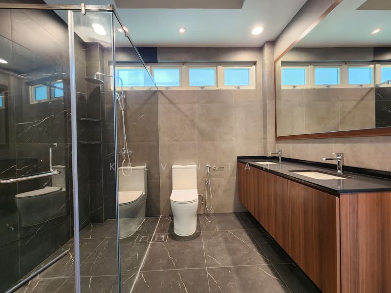 Frankel Estate, 9 Ettrick Terrace, 6 Bedrooms, 5,200 sqft, Semi-Detached House For Rent, by Kelvin Tan, 500125543 - Bathroom - PropertyGuru.com.sg