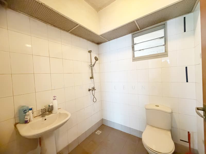 601D Punggol Central, 601D Punggol Central, 2 Bedrooms, 753 sqft, HDB Flat For Sale, by Desiree Leung, 500125564 - Bathroom - PropertyGuru.com.sg