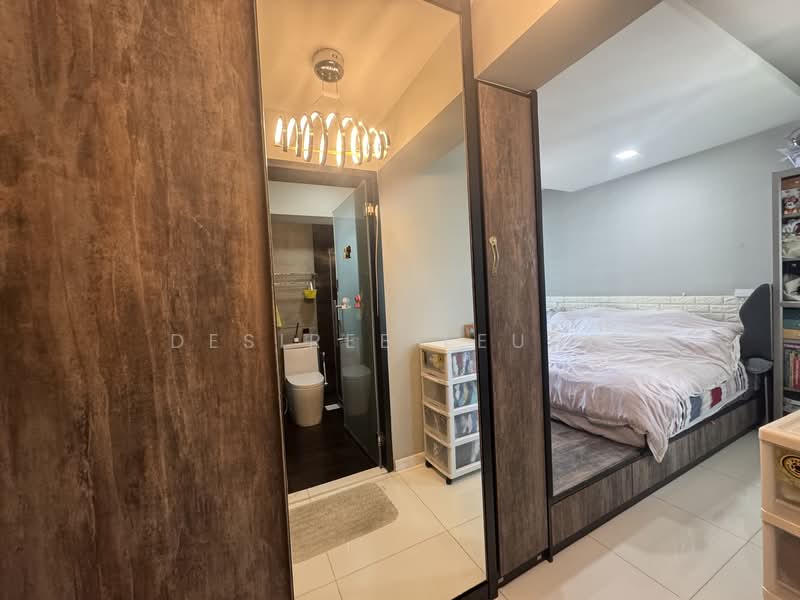 38D Bendemeer Road, 38D Bendemeer Road, 3 Bedrooms, 958 sqft, HDB Flat For Sale, by Desiree Leung, 500125572 - Master bedroom wardrobe  - PropertyGuru.com.sg