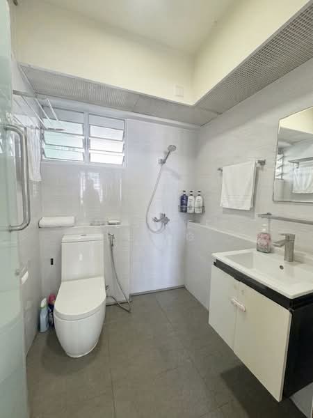 38D Bendemeer Road, 38D Bendemeer Road, 3 Bedrooms, 958 sqft, HDB Flat For Sale, by Desiree Leung, 500125572 - Bathroom - PropertyGuru.com.sg
