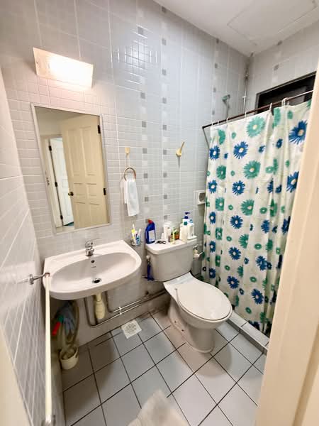 Limau Park, 22 Jalan Limau Bali, 3 Bedrooms, 1,270 sqft, Condominium For Sale, by Aloysius Neo, 500125581 - Bathroom - PropertyGuru.com.sg
