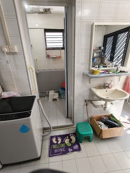 663 Buffalo Road, 663 Buffalo Road, 3 Bedrooms, 914 sqft, HDB Flat For Sale, by Lee Eng Chuan, 500125582 - Bathroom - PropertyGuru.com.sg