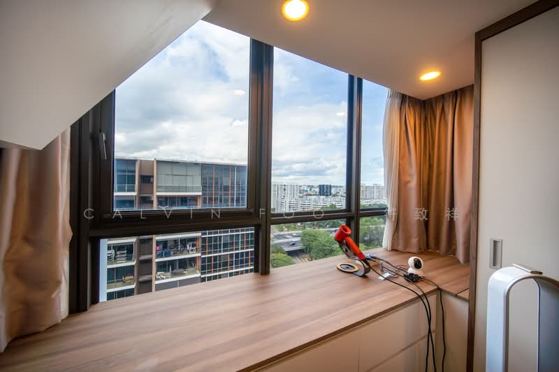 Sims Urban Oasis, 2 Sims Drive, 3 Bedrooms, 1,001 sqft, Condominium For Sale, by Calvin Foo  符致祥, 500125602 - Master Bedroom - PropertyGuru.com.sg