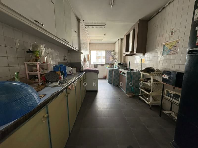 160 Woodlands Street 13, 160 Woodlands Street 13, 3 Bedrooms, 1,109 sqft, HDB Flat For Sale, by Yeo Tong Boon, 500125606 - Kitchen - PropertyGuru.com.sg