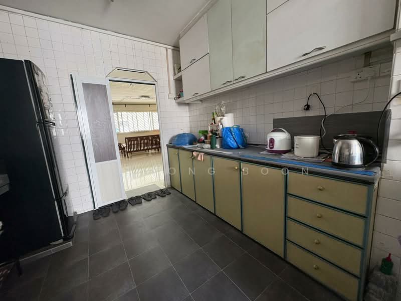 160 Woodlands Street 13, 160 Woodlands Street 13, 3 Bedrooms, 1,109 sqft, HDB Flat For Sale, by Yeo Tong Boon, 500125606 - Kitchen - PropertyGuru.com.sg