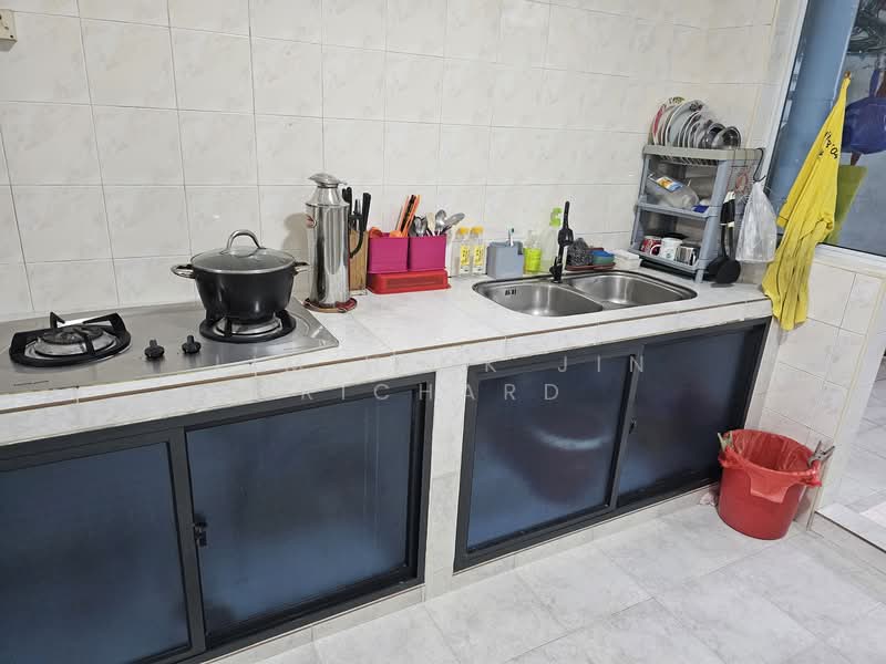 644 Woodlands Ring Road, 644 Woodlands Ring Road, 3 Bedrooms, 1,087 sqft, HDB Flat For Sale, by Lim Hiok Jin Richard, 500125609 - Kitchen - PropertyGuru.com.sg