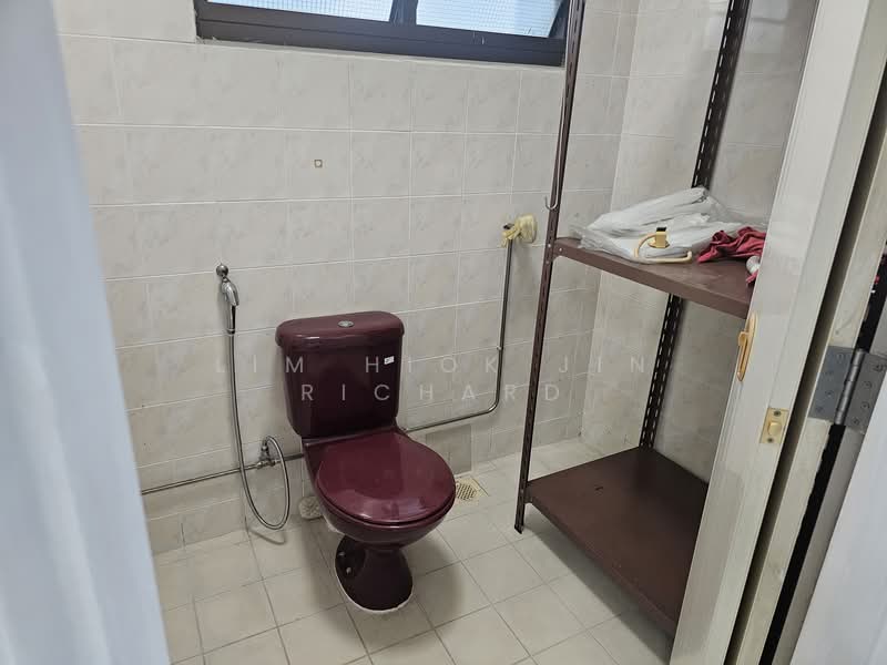 644 Woodlands Ring Road, 644 Woodlands Ring Road, 3 Bedrooms, 1,087 sqft, HDB Flat For Sale, by Lim Hiok Jin Richard, 500125609 - Bathroom - PropertyGuru.com.sg