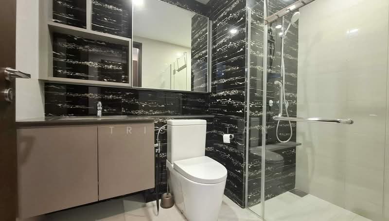 The Brownstone, 150 Canberra Drive, 3 Bedrooms, 915 sqft, Executive Condominium For Sale, by Tricia Tan, 500125626 - Bathroom - PropertyGuru.com.sg