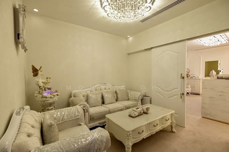 Ngee Ann City, 391 Orchard Road, 1,076 sqft, Office For Rent, by Monica Oh, 500125633 - Living Room - CommercialGuru.com.sg