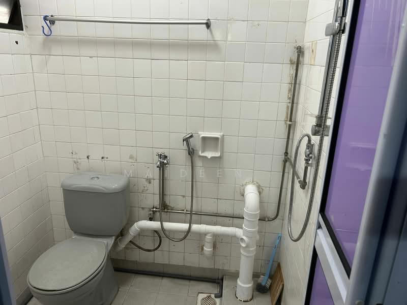 468 Ang Mo Kio Avenue 10, 468 Ang Mo Kio Avenue 10, 1 Bedroom, 500 sqft, HDB Flat For Rent, by Maideen ., 500125635 - Bathroom - PropertyGuru.com.sg