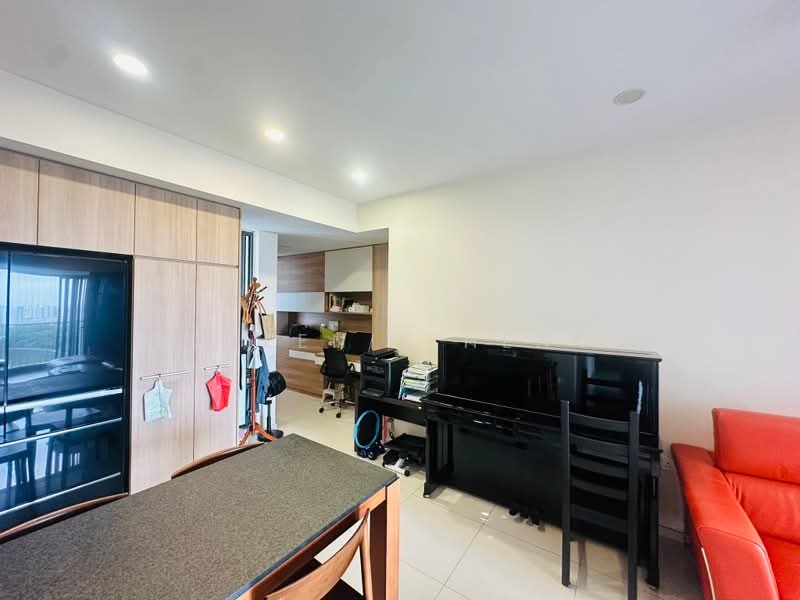 Riverbank at Fernvale, , 3 Bedrooms, 1,044 sqft, Condominium For Sale, by Queenie Heng, 500125637 - PropertyGuru.com.sg