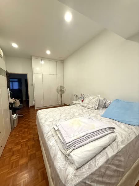 Wellington Park, 101 Ellington Square, 3 Bedrooms, 2,000 sqft, Terraced House For Sale, by Eric Kwek, 500125639 - Bedroom - PropertyGuru.com.sg