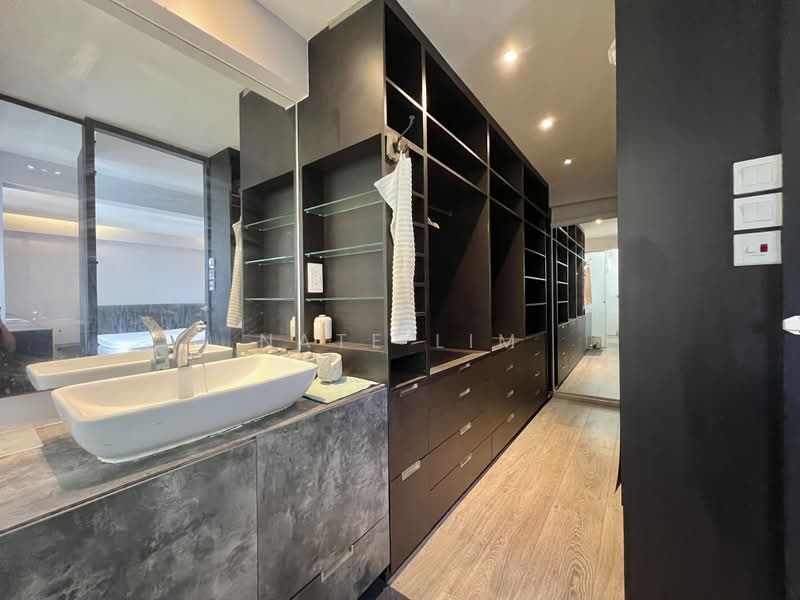 122 Geylang East Central, 122 Geylang East Central, 2 Bedrooms, 980 sqft, HDB Flat For Rent, by Nate Lim, 500125654 - Bathroom - PropertyGuru.com.sg