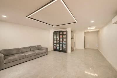 For Sale - Super Rare Freehold Interterrace at Daisy Avenue