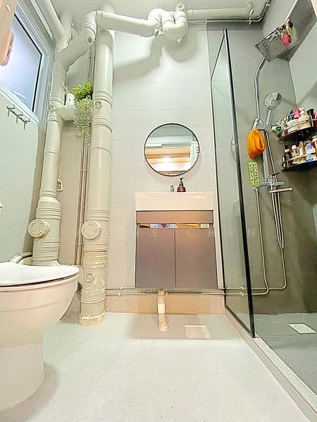 273D Jurong West Avenue 3, 273D Jurong West Avenue 3, 3 Bedrooms, 915 sqft, HDB Flat For Sale, by Eugene Chen, 500125663 - Bathroom - PropertyGuru.com.sg