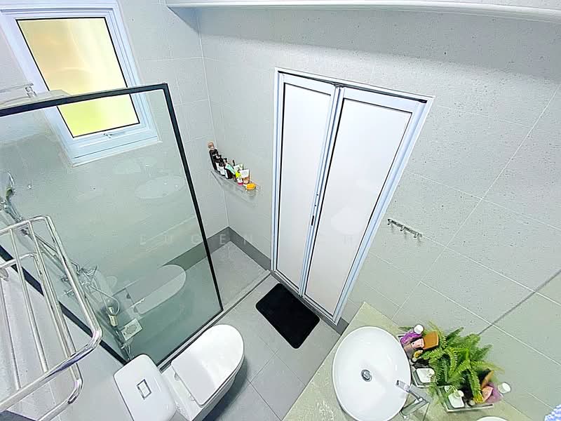 273D Jurong West Avenue 3, 273D Jurong West Avenue 3, 3 Bedrooms, 915 sqft, HDB Flat For Sale, by Eugene Chen, 500125663 - Bathroom - PropertyGuru.com.sg