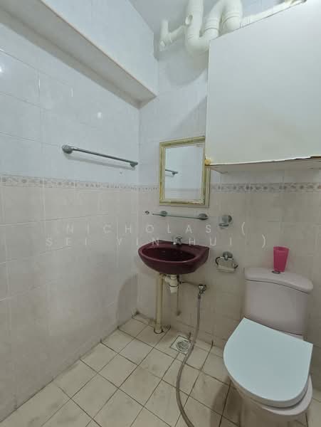 660C Jurong West Street 64, 660C Jurong West Street 64, 2 Bedrooms, 1,184 sqft, HDB Flat For Rent, by Nicholas ( SEI YIN HUI ), 500125684 - Bathroom - PropertyGuru.com.sg