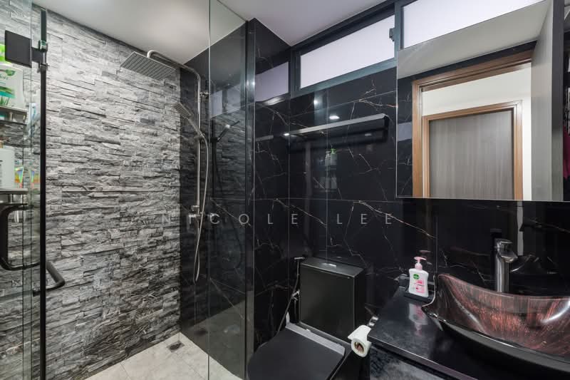 Waterbay, 45A Edgefield Plains, 4 Bedrooms, 2,056 sqft, Executive Condominium For Sale, by Nicole Lee, 500125694 - Bathroom - PropertyGuru.com.sg