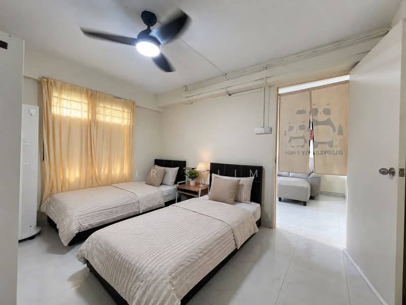 233 Lorong 8 Toa Payoh, 233 Lorong 8 Toa Payoh, 2 Bedrooms, 710 sqft, HDB Flat For Sale, by Iris Lim, 500125697 - Bedroom - PropertyGuru.com.sg
