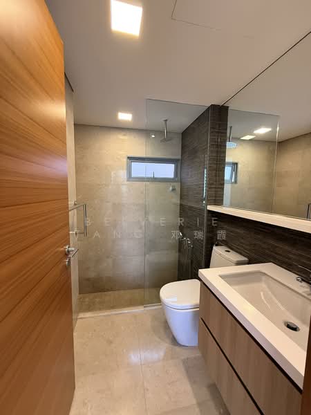 Woodhaven, 71 Woodgrove Avenue, 3 Bedrooms, 1,119 sqft, Condominium For Sale, by Belverie Tang 邓瑞霞, 500125702 - Bathroom - PropertyGuru.com.sg