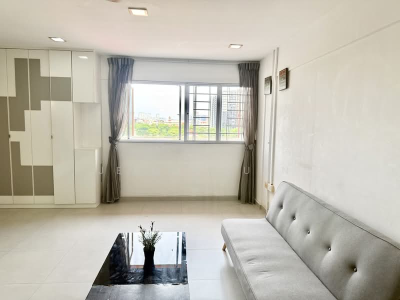 11 Eunos Crescent, 11 Eunos Crescent, 3 Bedrooms, 980 sqft, HDB Flat For Sale, by Jerome Kuan, 500125723 - Living Room - PropertyGuru.com.sg