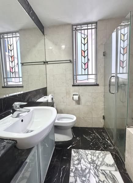 Rosewood, 5 Rosewood Drive, 4 Bedrooms, 2,153 sqft, Condominium For Sale, by Ken Chew, 500125727 - Bathroom - PropertyGuru.com.sg