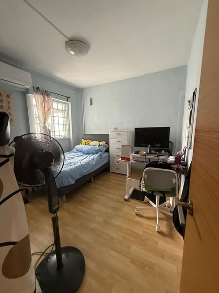 304 Jurong East Street 32, 304 Jurong East Street 32, 3 Bedrooms, 1,012 sqft, HDB Flat For Sale, by Jean Chua, 500125728 - Bedroom - PropertyGuru.com.sg