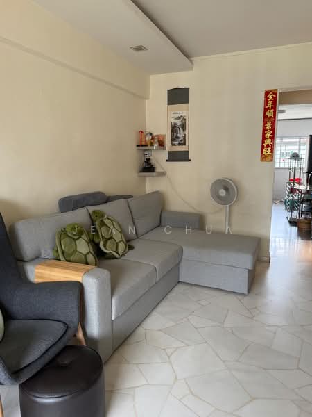 304 Jurong East Street 32, 304 Jurong East Street 32, 3 Bedrooms, 1,012 sqft, HDB Flat For Sale, by Jean Chua, 500125728 - Living Room - PropertyGuru.com.sg