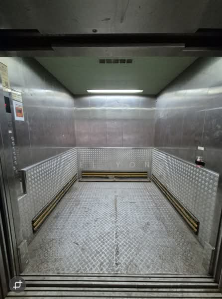 no gst! window unit with rooms! (aljunied)!, walking distance to aljunied mrt station!, 1,150 sqft, Light Industrial (B1) For Rent, by Joel Yong, 500125729 - CommercialGuru.com.sg