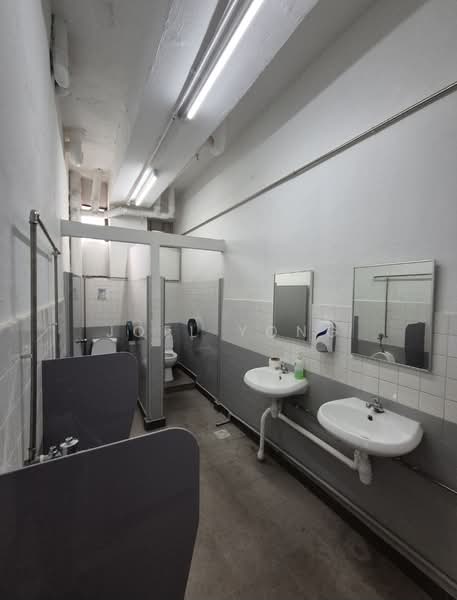 no gst! window unit with rooms! (aljunied)!, walking distance to aljunied mrt station!, 1,150 sqft, Light Industrial (B1) For Rent, by Joel Yong, 500125729 - CommercialGuru.com.sg