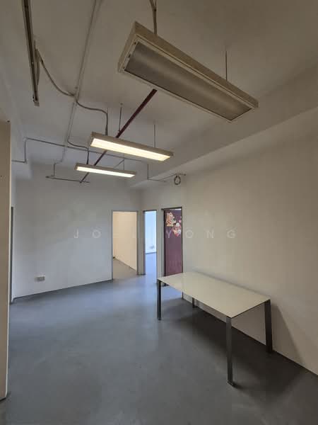 no gst! window unit with rooms! (aljunied)!, walking distance to aljunied mrt station!, 1,150 sqft, Light Industrial (B1) For Rent, by Joel Yong, 500125729 - CommercialGuru.com.sg