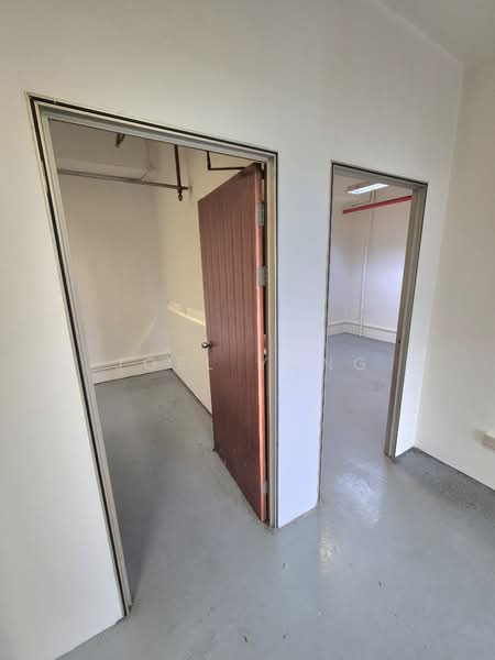 no gst! window unit with rooms! (aljunied)!, walking distance to aljunied mrt station!, 1,150 sqft, Light Industrial (B1) For Rent, by Joel Yong, 500125729 - CommercialGuru.com.sg