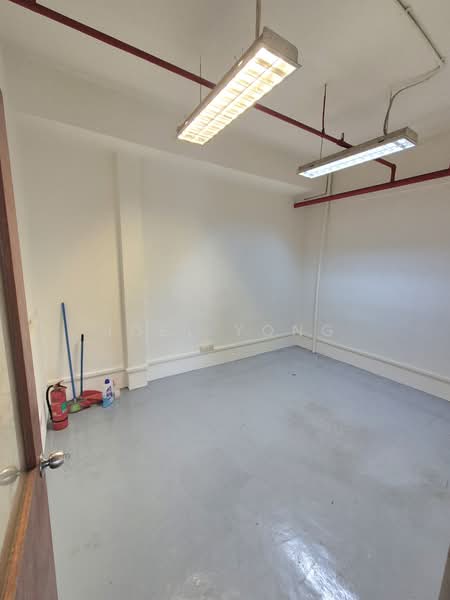 no gst! window unit with rooms! (aljunied)!, walking distance to aljunied mrt station!, 1,150 sqft, Light Industrial (B1) For Rent, by Joel Yong, 500125729 - CommercialGuru.com.sg