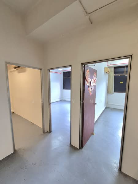 no gst! window unit with rooms! (aljunied)!, walking distance to aljunied mrt station!, 1,150 sqft, Light Industrial (B1) For Rent, by Joel Yong, 500125729 - CommercialGuru.com.sg