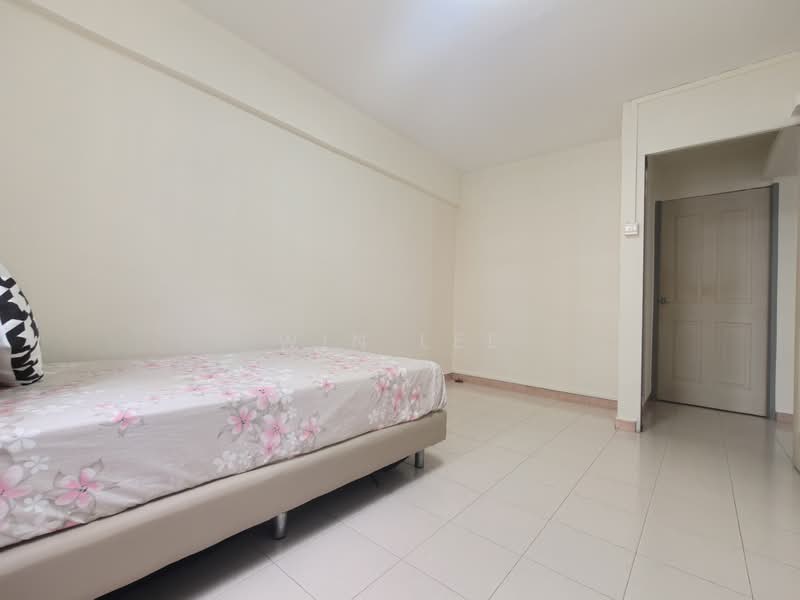 711 Hougang Avenue 2, 711 Hougang Avenue 2, 3 Bedrooms, 980 sqft, HDB Flat For Sale, by Win Lee, 500125734 - Bedroom - PropertyGuru.com.sg