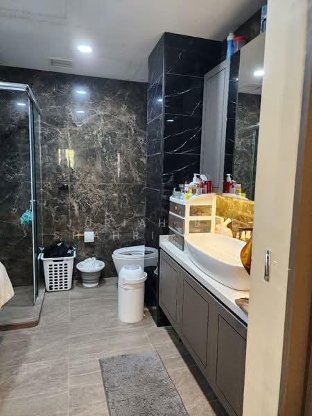 Villa Verde, Verde Grove, 3 Bedrooms, 3,320 sqft, Terraced House For Sale, by Juriah Bte Shahri (Julia), 500125737 - Bathroom - PropertyGuru.com.sg