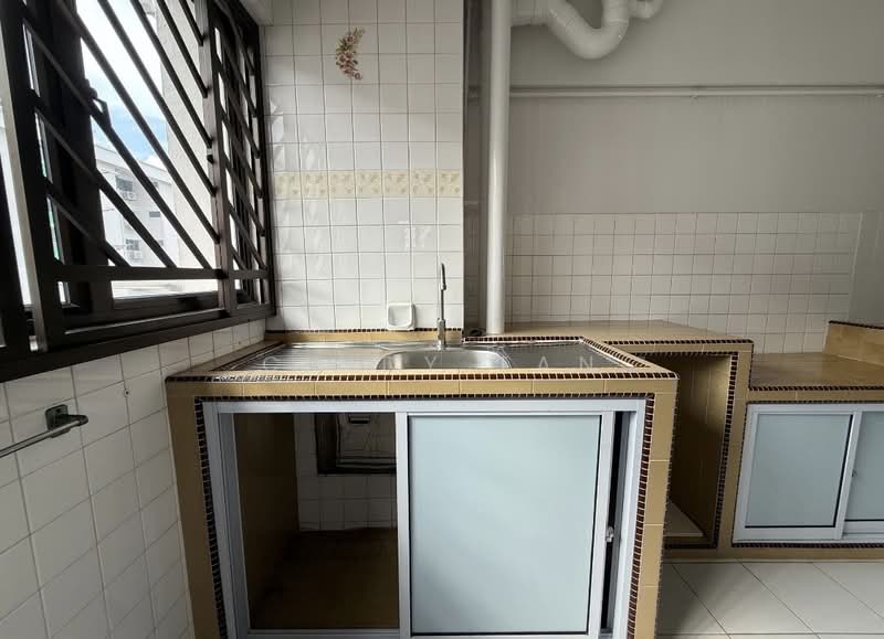 665 Yishun Avenue 4, 665 Yishun Avenue 4, 3 Bedrooms, 1,119 sqft, HDB Flat For Sale, by Cindy Tan, 500125748 - Kitchen - PropertyGuru.com.sg