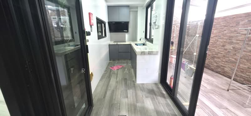 Serangoon Garden Estate, Corfe Place, 5 Bedrooms, 3,550 sqft, Terraced House For Sale, by Tricia Tan, 500125753 - Kitchen - PropertyGuru.com.sg