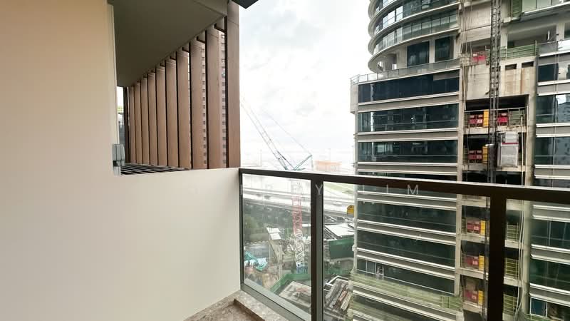 One Bernam, 1 Bernam Street, 2 Bedrooms, 807 sqft, Condominium For Rent, by Geoffrey Lim, 500125759 - Balcony - PropertyGuru.com.sg