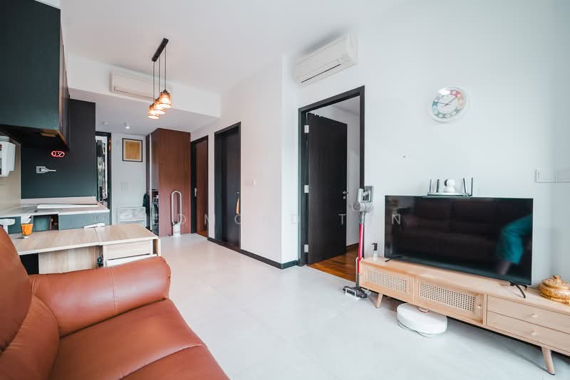 Bukit 828, 828 Upper Bukit Timah Road, 2 Bedrooms, 624 sqft, Condominium For Sale, by Edmond Tan, 500125764 - Living Room - PropertyGuru.com.sg