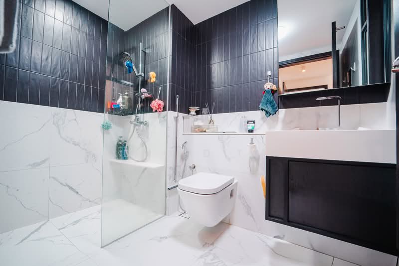 Bukit 828, 828 Upper Bukit Timah Road, 2 Bedrooms, 624 sqft, Condominium For Sale, by Edmond Tan, 500125764 - Bathroom - PropertyGuru.com.sg