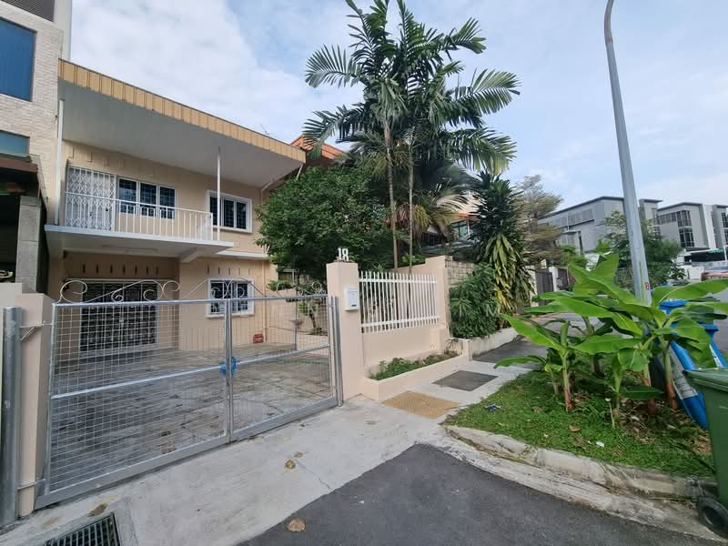Poh Huat Road, Poh Huat Road, 4 Bedrooms, 1,400 sqft, Terraced House For Sale, by Dennis Lim, 500125779 - Exterior - PropertyGuru.com.sg