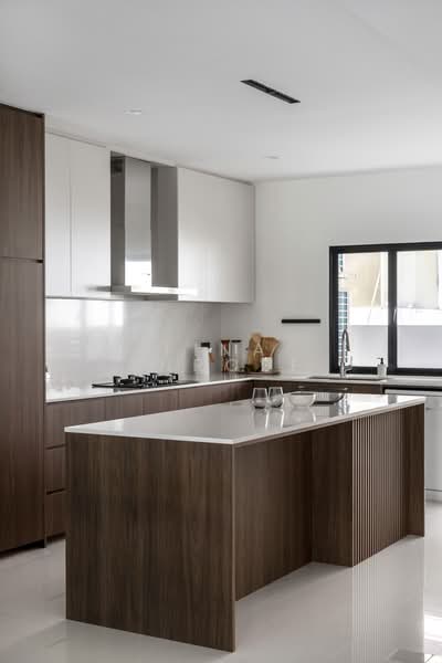 Yong Seng Estate, Jalan Senang, Eunos / Geylang / Paya Lebar, 4 Bedrooms, 2,500 sqft, Terraced House For Sale, by Tina Shroff, 500125780 - Kitchen - PropertyGuru.com.sg