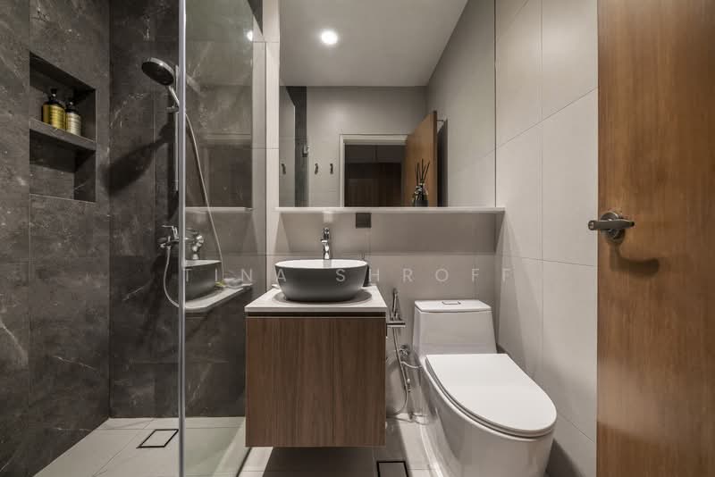 Yong Seng Estate, Jalan Senang, Eunos / Geylang / Paya Lebar, 4 Bedrooms, 2,500 sqft, Terraced House For Sale, by Tina Shroff, 500125780 - Bathroom - PropertyGuru.com.sg