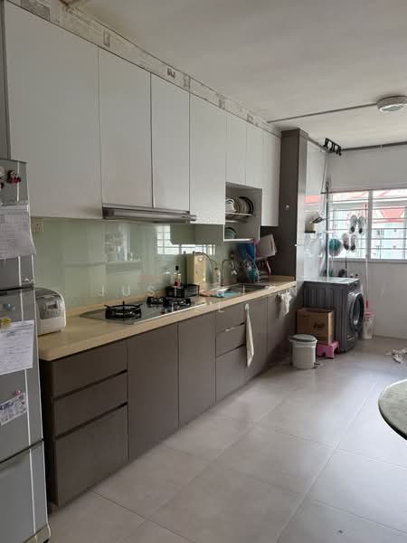 304 Jurong East Street 32, 304 Jurong East Street 32, 3 Bedrooms, 1,012 sqft, HDB Flat For Sale, by Justinian Lee, 500125798 - Kitchen - PropertyGuru.com.sg