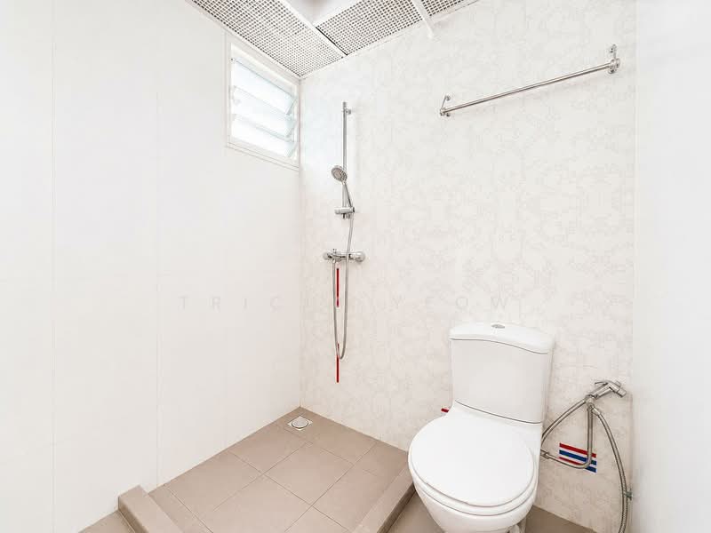 670B Edgefield Plains, 670B Edgefield Plains, 3 Bedrooms, 1,216 sqft, HDB Flat For Sale, by Tricia Yeow, 500125805 - Bathroom - PropertyGuru.com.sg