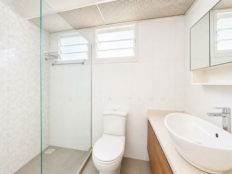 670B Edgefield Plains, 670B Edgefield Plains, 3 Bedrooms, 1,216 sqft, HDB Flat For Sale, by Tricia Yeow, 500125805 - Bathroom - PropertyGuru.com.sg
